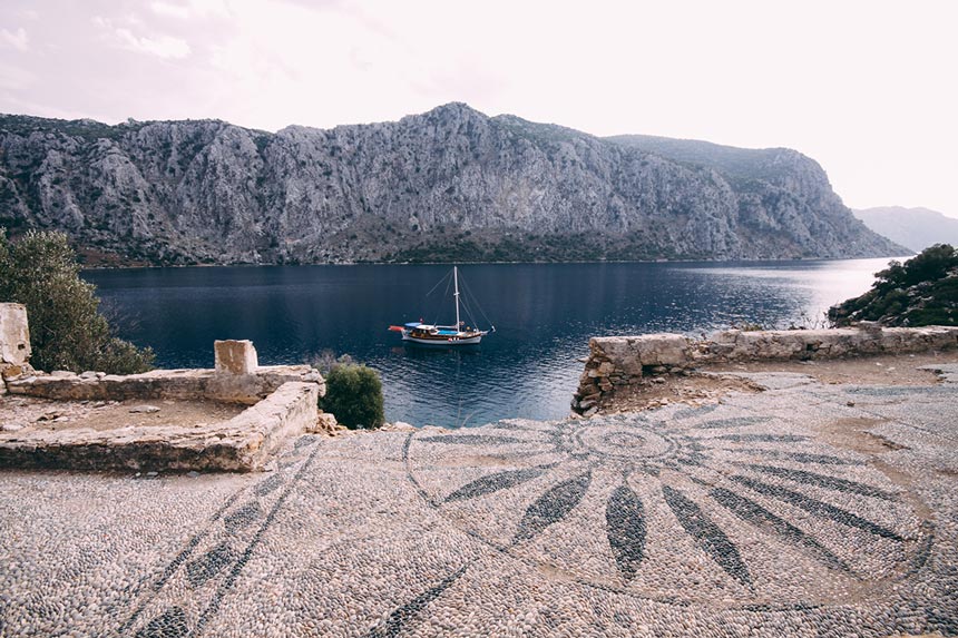 A Trip on the Aegean Coast: Farniente gypsum in the Aegean Sea