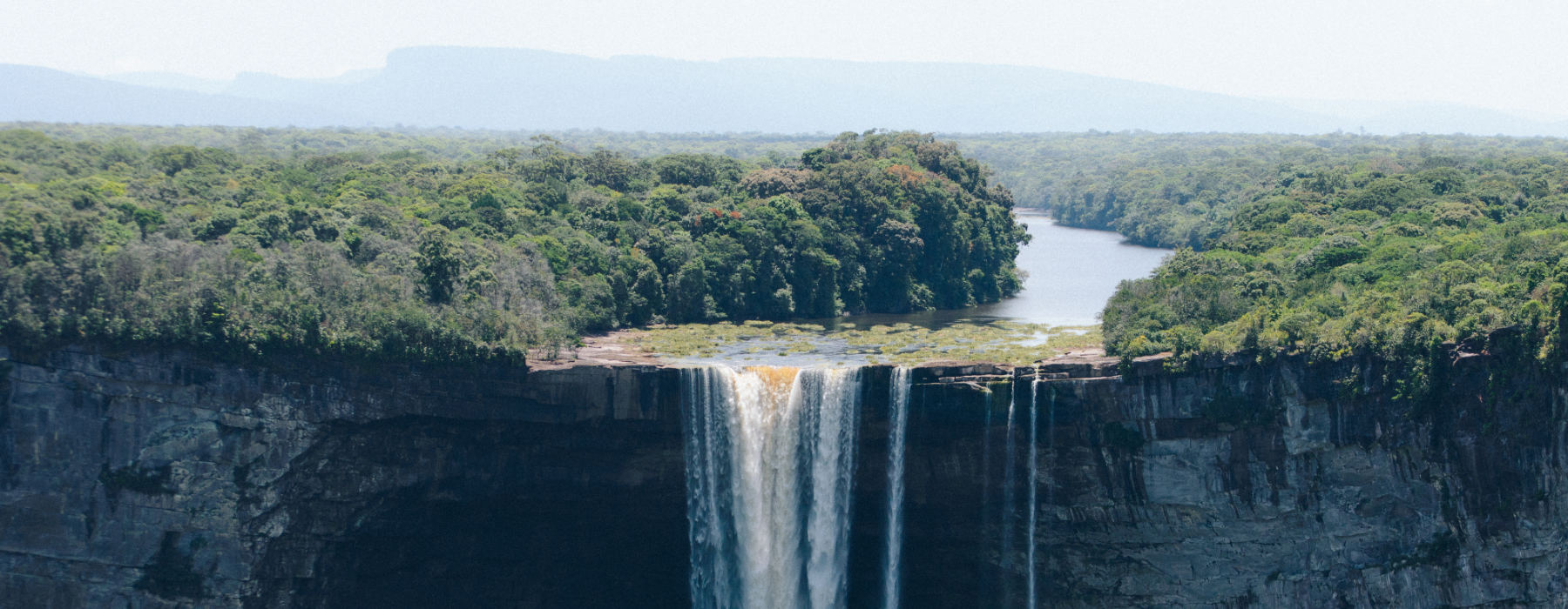  Central Rainforests & Mountains Holidays