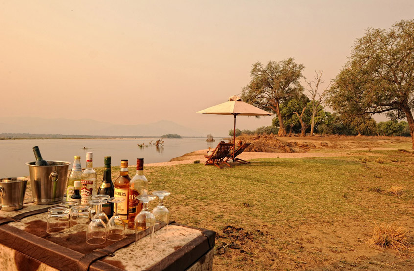 Luxury Safari Camps in Mana Pools