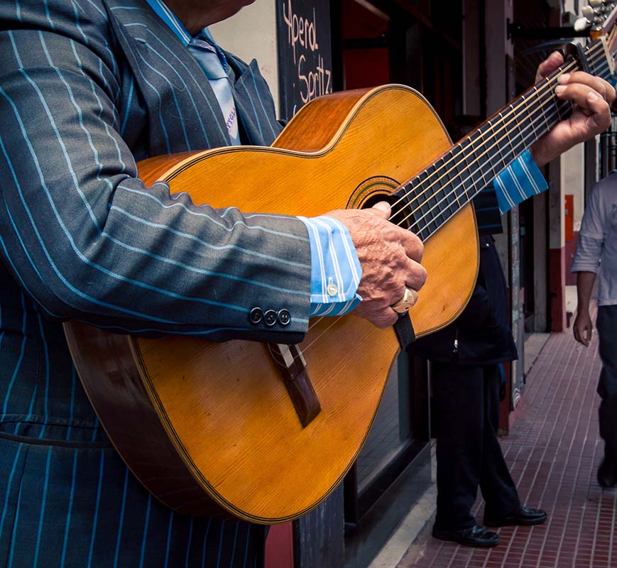 Man playing guitar - Argentina