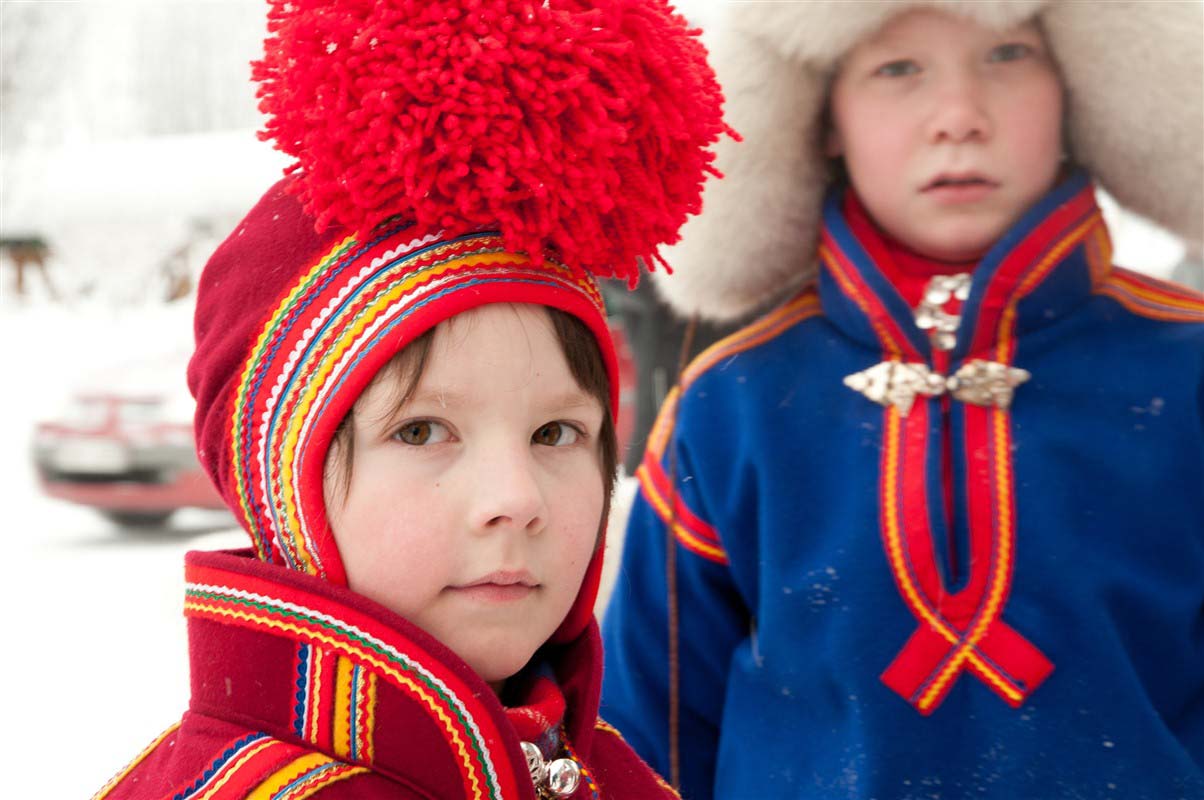 Kids wearing traditional clothing in Sweden