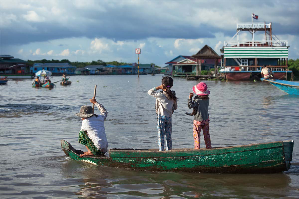 Kids on a small boat - Thailand