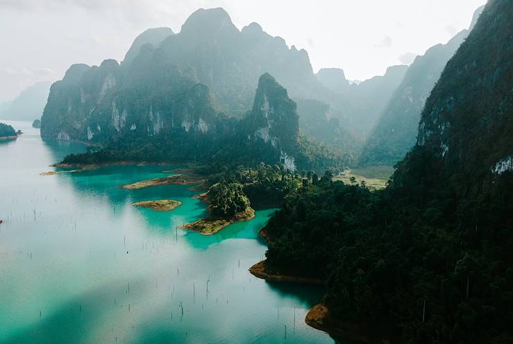 Khao Sok - Thailand © Joshua Rawson Harris / Unsplash