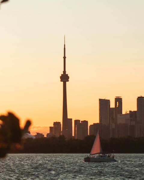 One Country East Canada – Ontario – Toronto – Niagara Falls – Tobermory – Huntsville – Milford – Ottawa