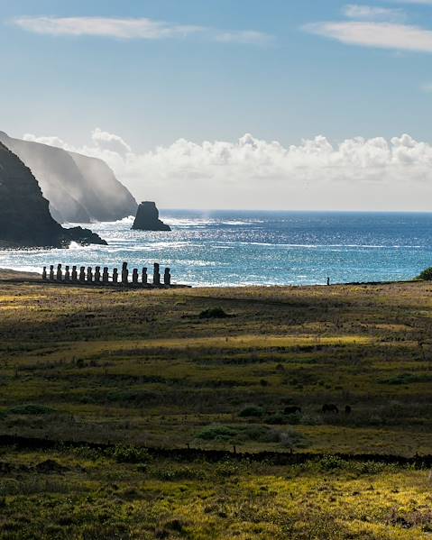 One Country Chile – Santiago – Easter Island – Hanga Roa – San Pedro de Atacama