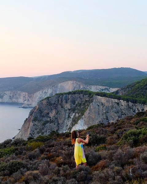 One Country Heraklion - Vamos