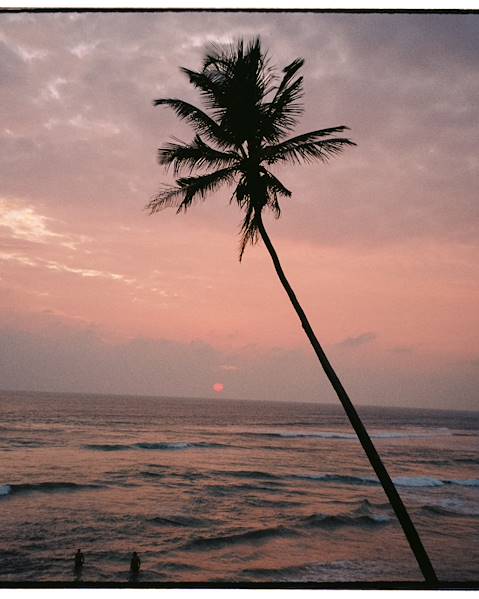 One Country Sri Lanka – Maldives – Horathopola – Sigiriya – Kandy – Gampola – Velassaru