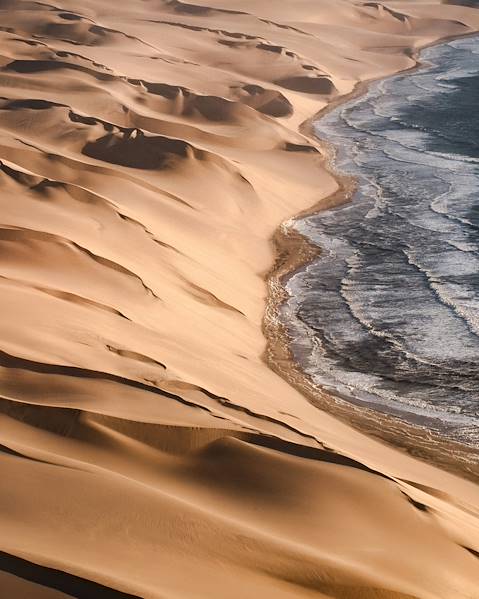 One Country Namibia – Zimbabwe – Botswana – Windhoek – Omaruru – Swakopmund – Sesriem – Victoria Falls – Khwai
