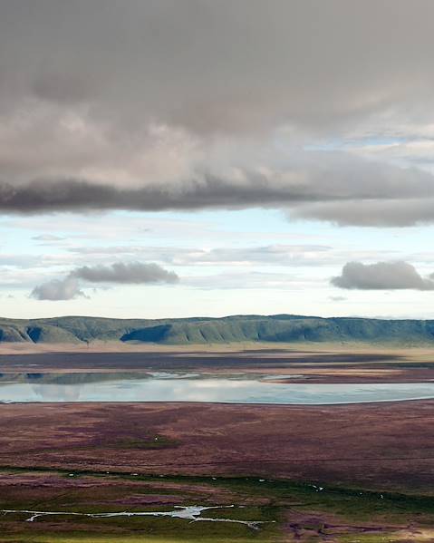 One Country Tanzania – Arusha – Ngorongoro Crater – Serengeti Plains