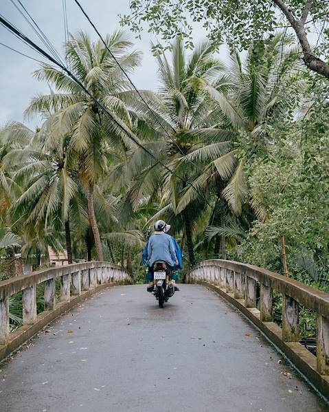 One Country Vietnam – Hanoi – Bai Tu Long Bay – Hue – Hoi An – Ho Chi Minh City
